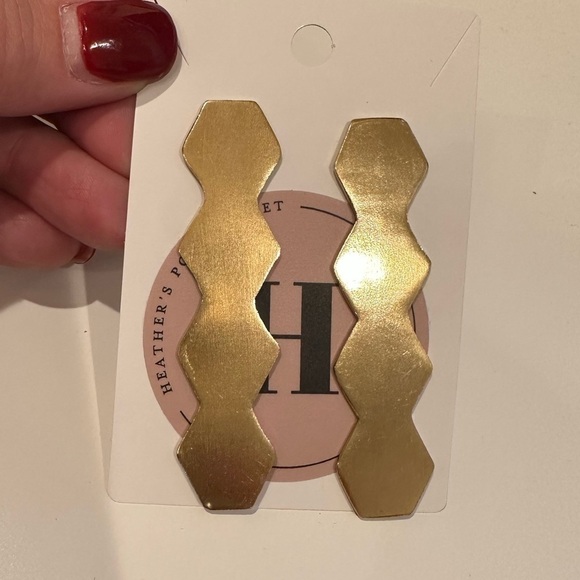 Super cool gold earrings… fun shapes. Pierced - Picture 5 of 5